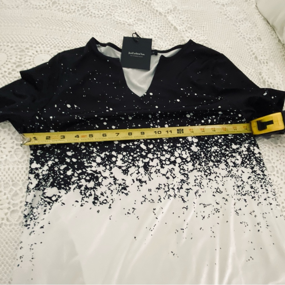 JUST FASHION NOW,NWT black & white woman’s starry night & day top size S